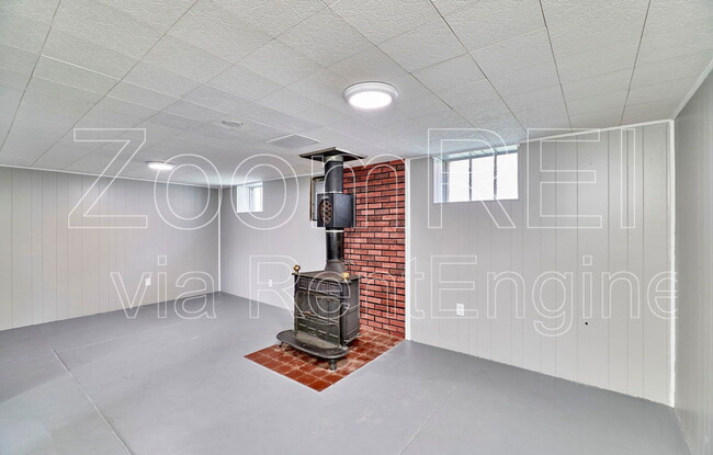 Building Photo - 325 Sigsbee Ave