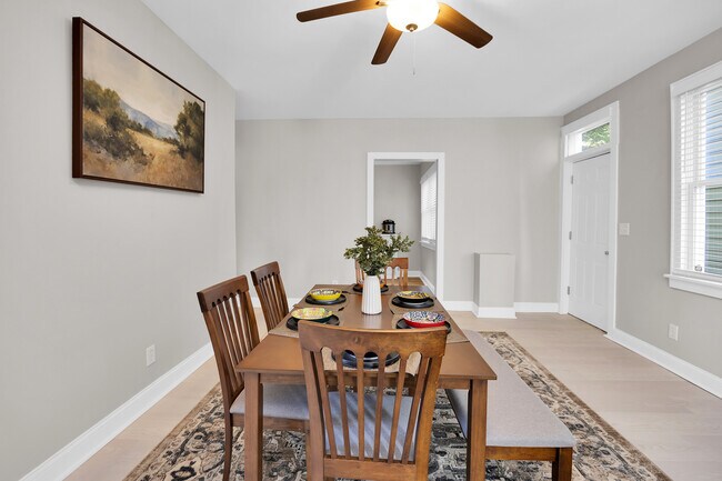 Building Photo - 2602 Riverside Dr