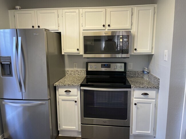 Building Photo - 3770 Lovers Wood Ln