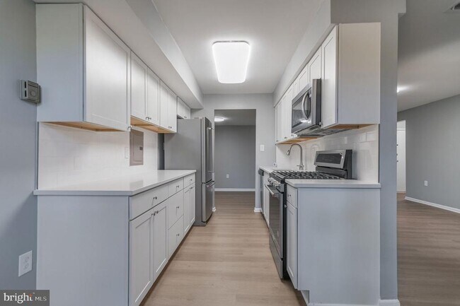 Building Photo - 3356 Woodburn Rd