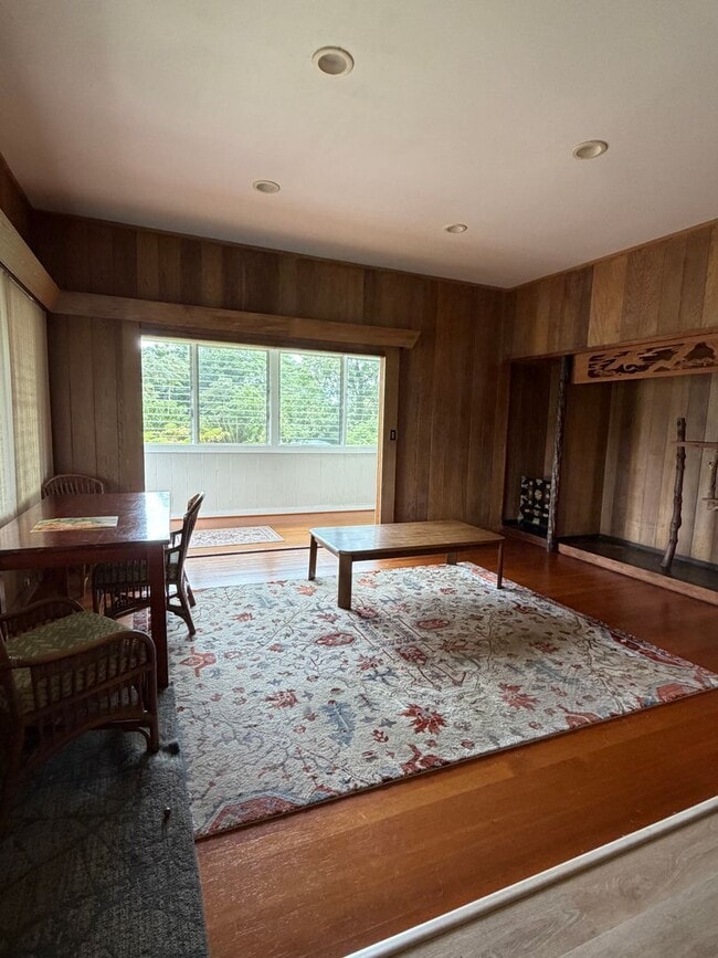 Building Photo - 3 BDRM/1 BATH with Ohana Unit