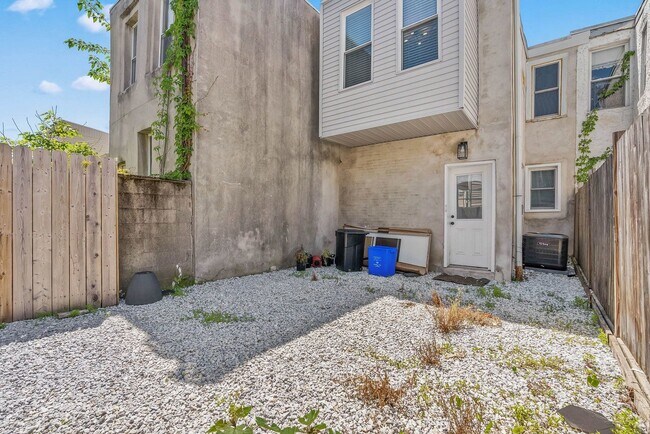 Building Photo - 1521 S 19th St