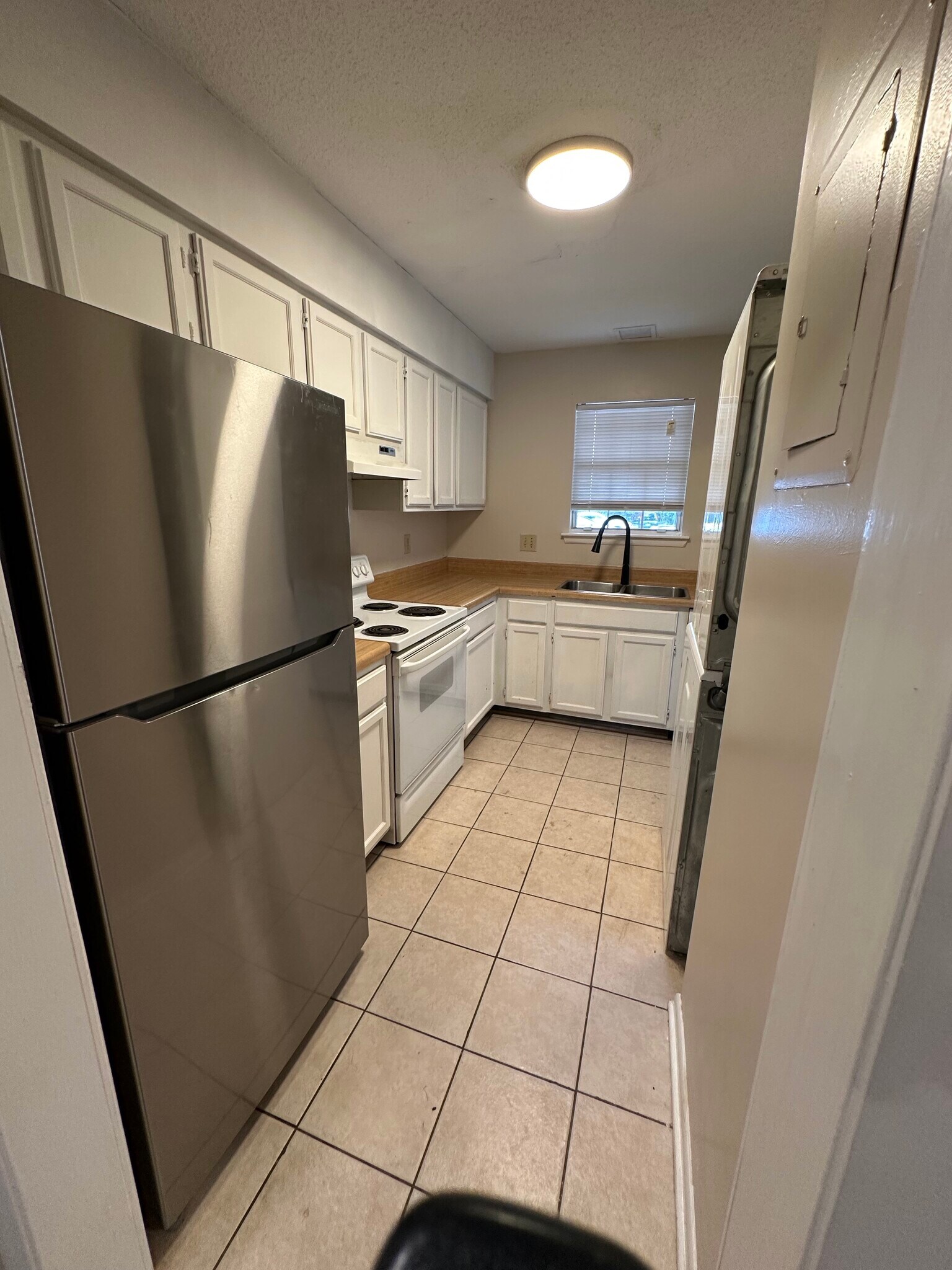Building Photo - 3350 Heathstead Pl