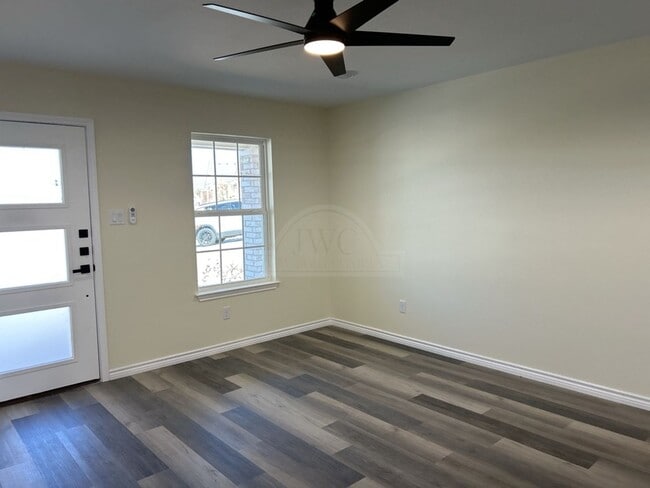 Building Photo - 5224 Rose Gdn Lp