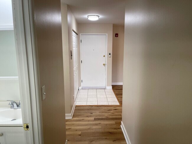 Building Photo - 535 S Cleveland Ave