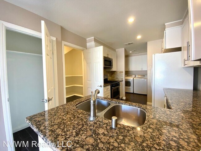 Building Photo - 3 br, 2.5 bath House - 8200 Midnight Star Ct