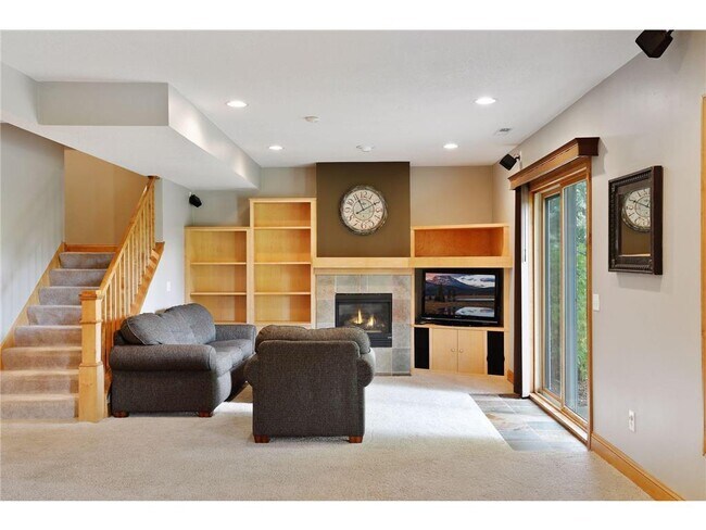 Building Photo - 8069 Enclave Bay