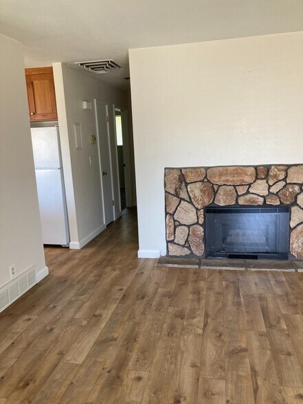 Building Photo - 2113 E Donegal Cir