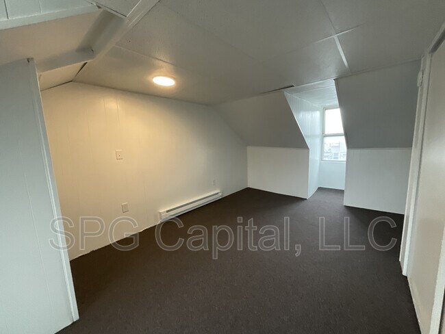 Building Photo - 30 Chestnut St