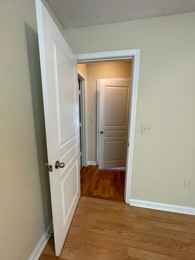 Building Photo - 07-204 Fattouh