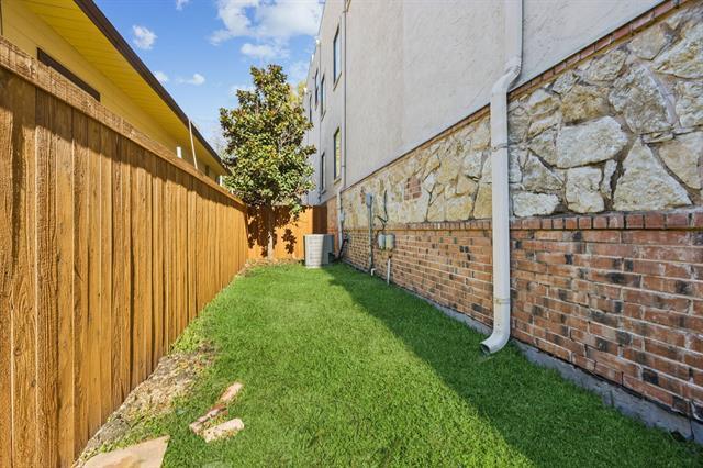 Building Photo - 5804 Hudson St