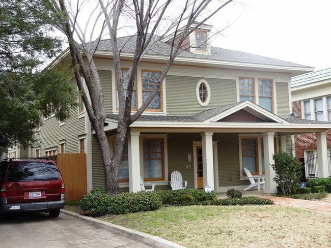 Building Photo - 1109 Kings Hwy