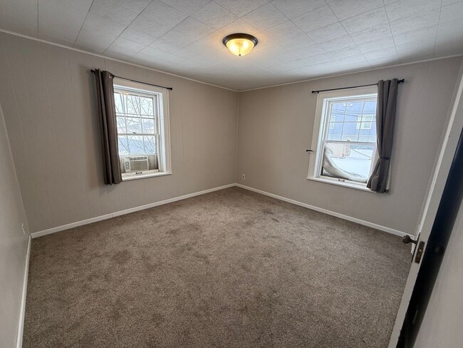 Building Photo - 119/121 W Kemp