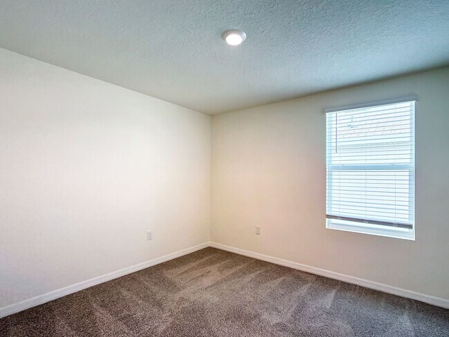 Building Photo - Pet-Friendly 5BR Home in Ocala | Spacious Living in Ocala Crossings South
