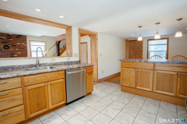 Building Photo - 85 Quarry Rd