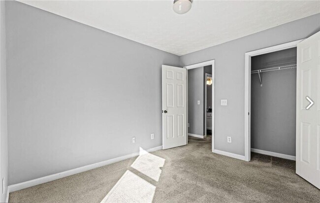 Building Photo - 1332 Adcox Square