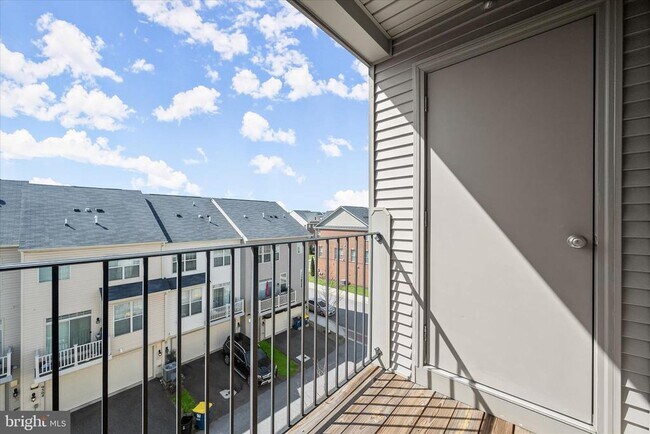 Building Photo - 9411 Geaton Park Pl