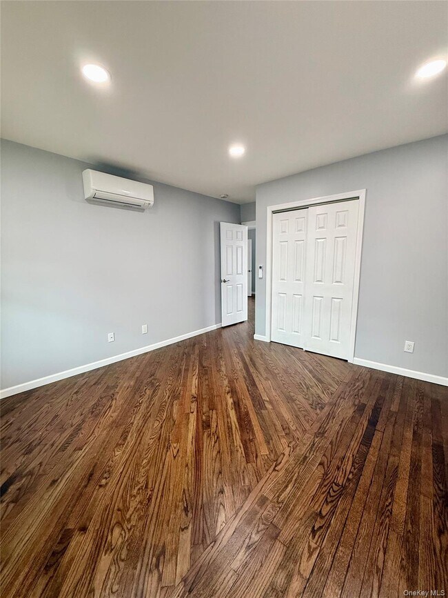 Building Photo - 19 Lee Ave