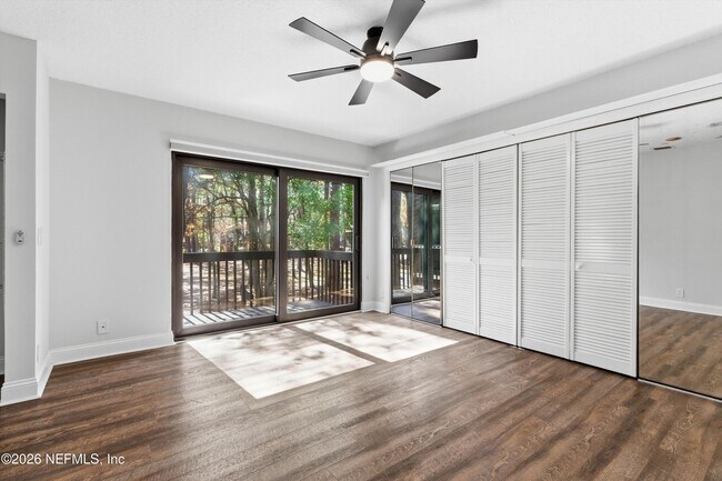 Building Photo - 10407 Big Tree Cir W