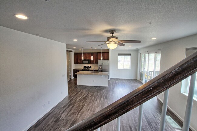 Building Photo - 3 bed 2.5 bath Crystal Valley Ranch home b...