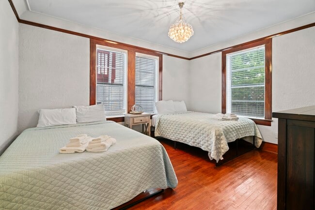 Building Photo - 1919 Rosenberg St