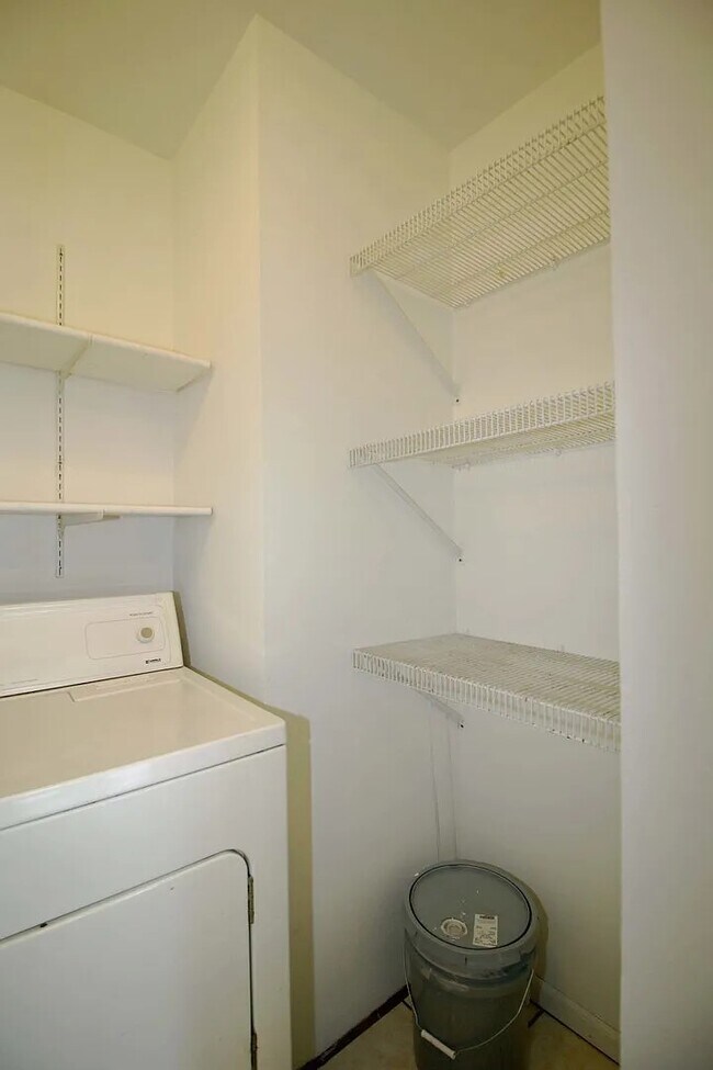 Building Photo - 346 Wilmington Dr