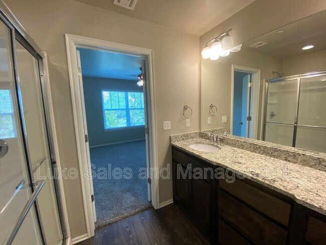 Building Photo - 749 SW 14th St