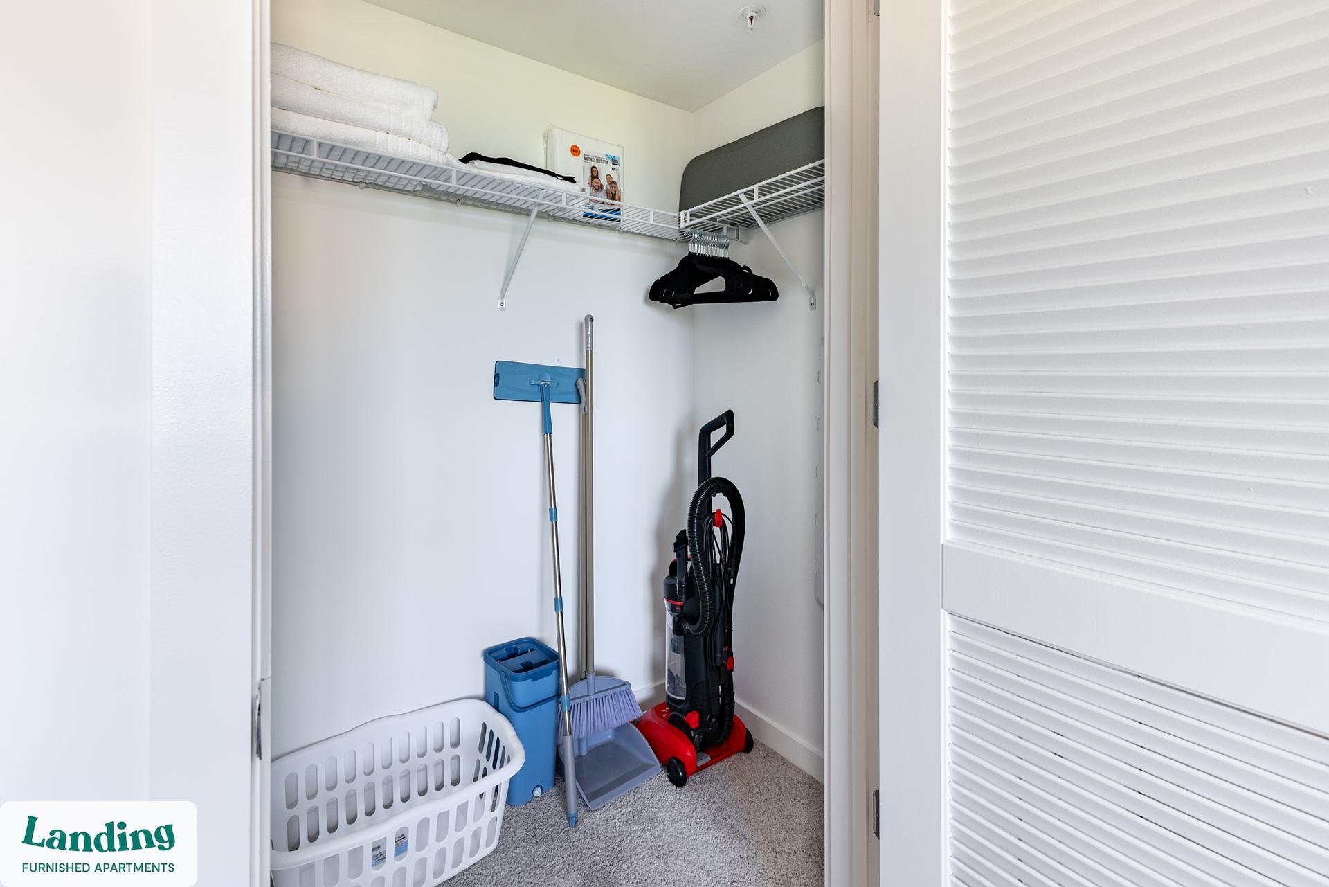 Building Photo - 200 NE 1st Ave