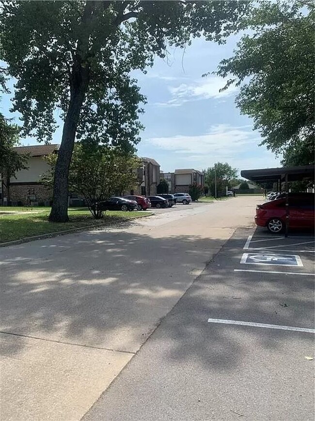 Building Photo - 1 bedroom 1 bathroom apartment in Norman, ...