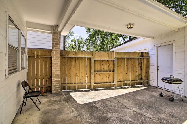 Building Photo - 15307 T C Jester Blvd