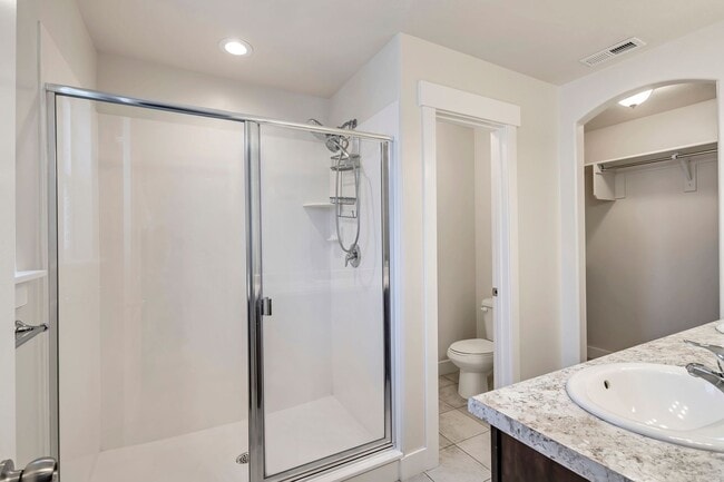 Building Photo - Gorgeous Three Bedroom Townhome; Herriman//