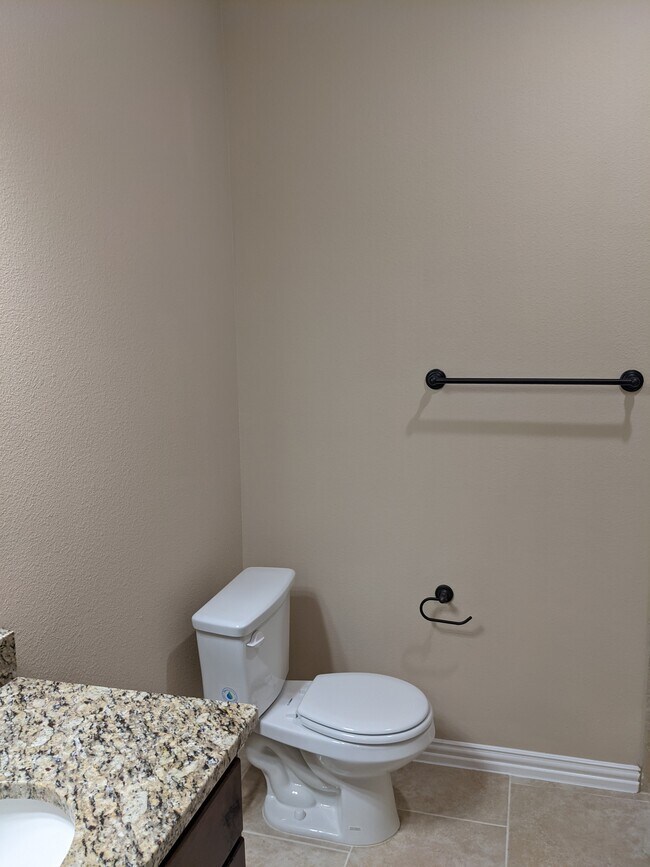 Building Photo - 128 Canales Cir