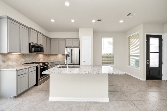 Building Photo - 1635 Ryon Falls Dr