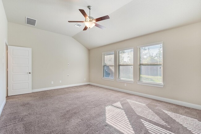 Building Photo - 18716 Laurel Hills Dr
