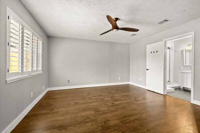 Building Photo - 22722 Braken Carter Ln