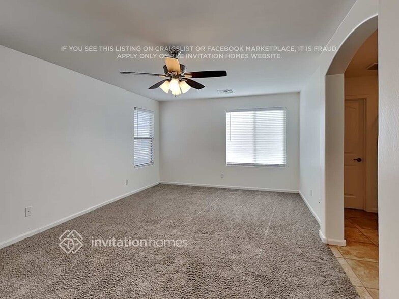 Building Photo - 1373 S Ponderosa Dr