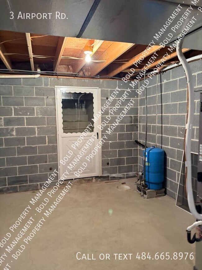 Building Photo - 3 Airport Rd