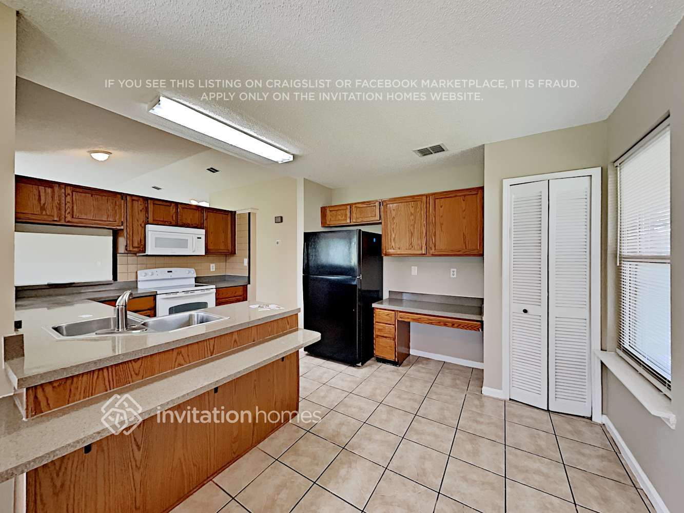 Building Photo - 2171 Aztec Dr W
