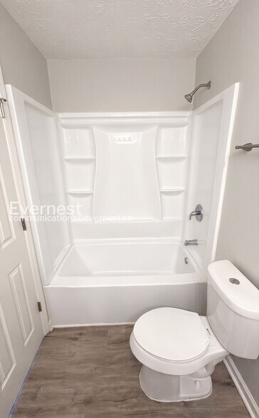 Building Photo - 102 Palisades Pointe