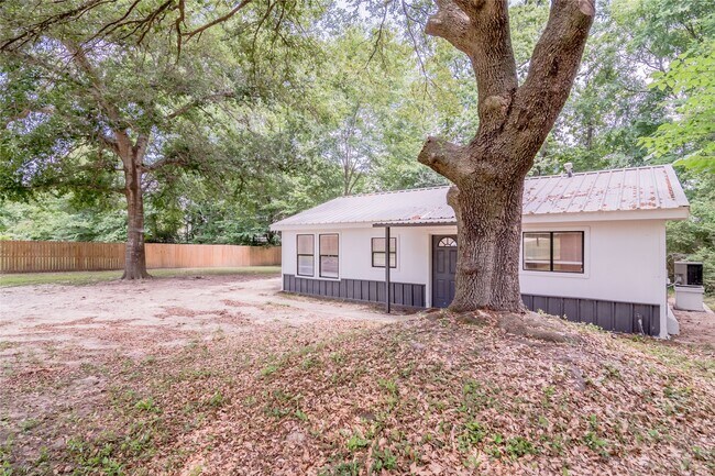 Building Photo - 3141 Old Houston Rd