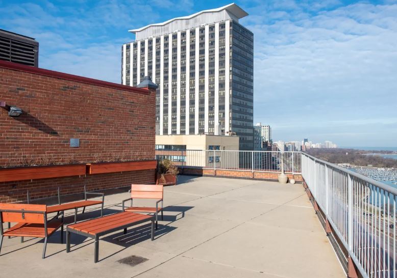 Building Photo - 3100 N Lake Shore Dr