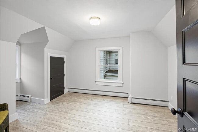 Building Photo - 122 Liberty Ave