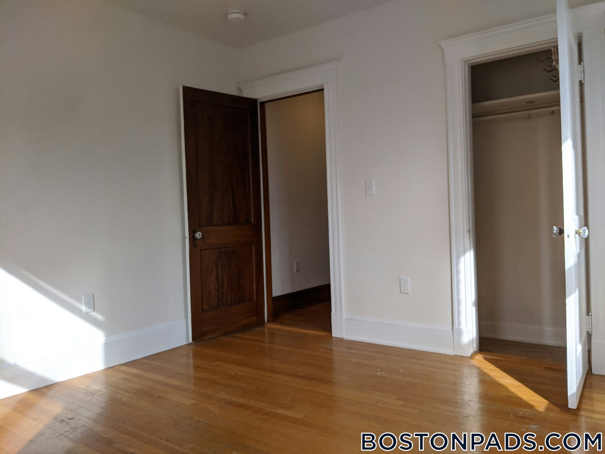 Building Photo - 14 Lakeville Rd