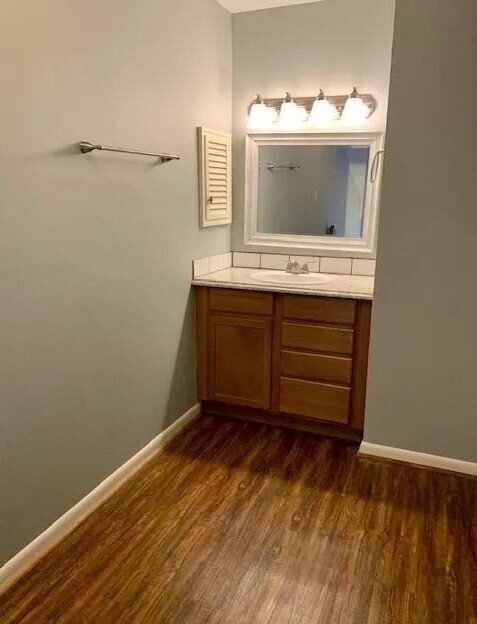 Building Photo - efficiency unit close to campus