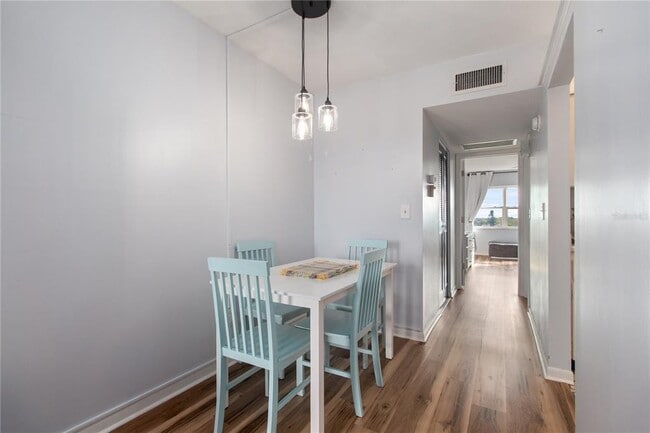 Building Photo - 1235 S Highland Ave