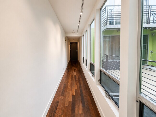 Building Photo - 2863 California St