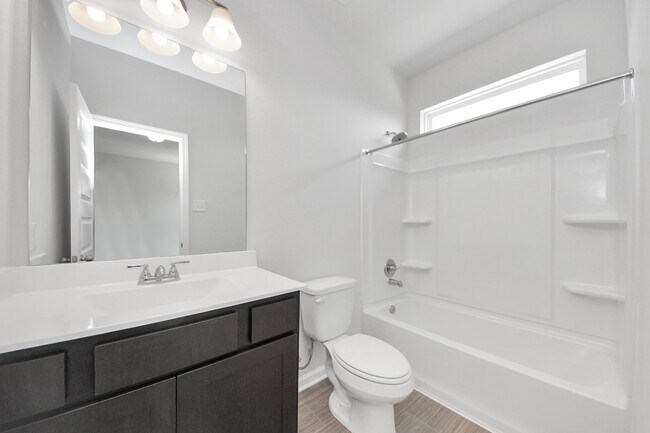 Building Photo - 2715 Crested Creek Ln.