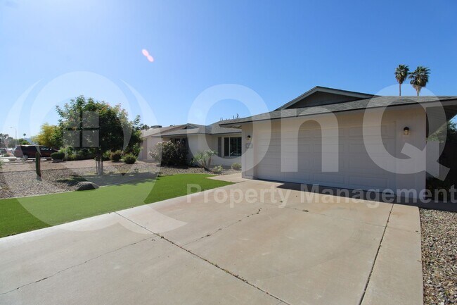 Primary Photo - 1338 E Redfield Rd