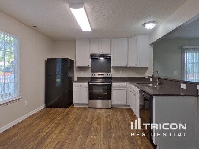 Building Photo - 7949 Bristle Ln