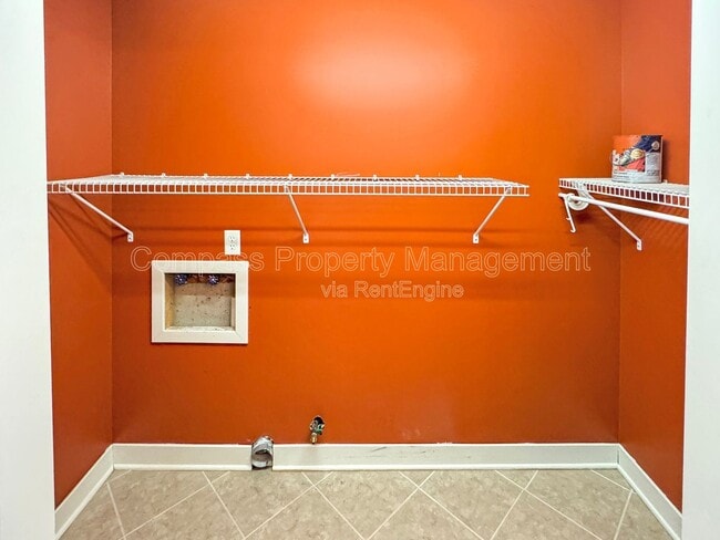 Building Photo - 2565 Orchard View Dr NE